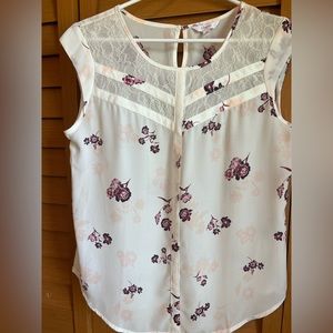 Candies sleeveless junior’s blouse